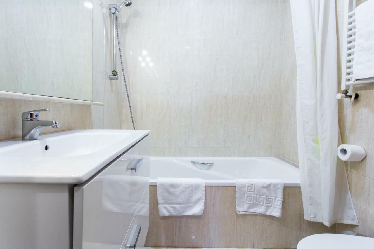 Friendly Rentals Rambla Flower Barcelona Bagian luar foto